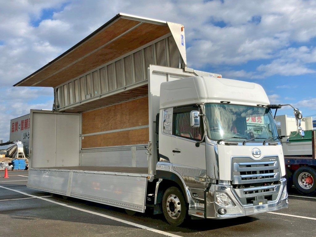 ホイールはアルミ製です。|UDトラックス 2PG-CG5CAの写真2