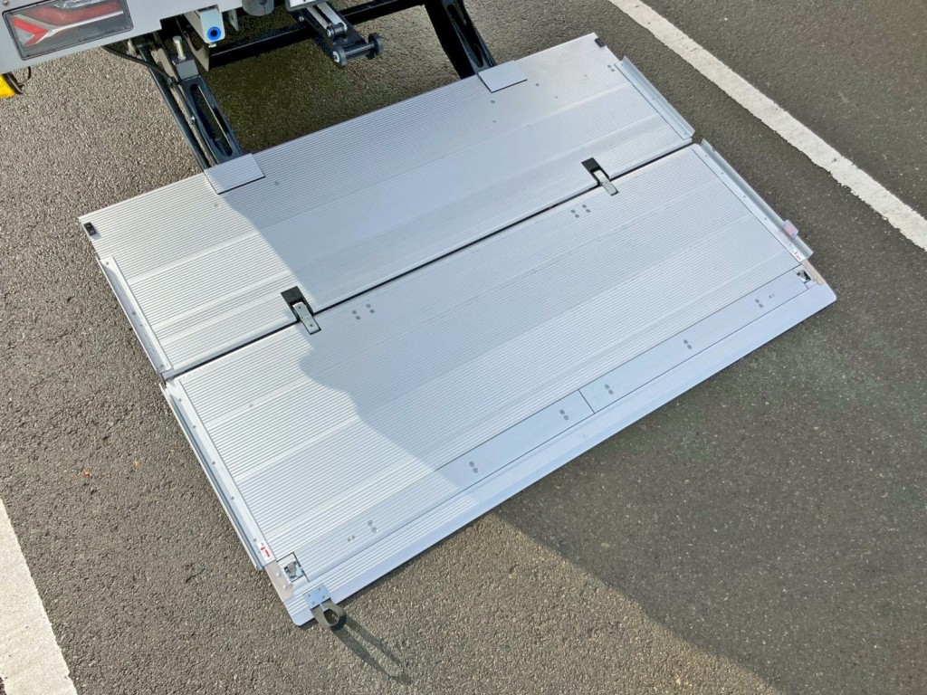 ゲートのステージの状態です。|UDトラックス クオン 2PG-CG5CAの写真15