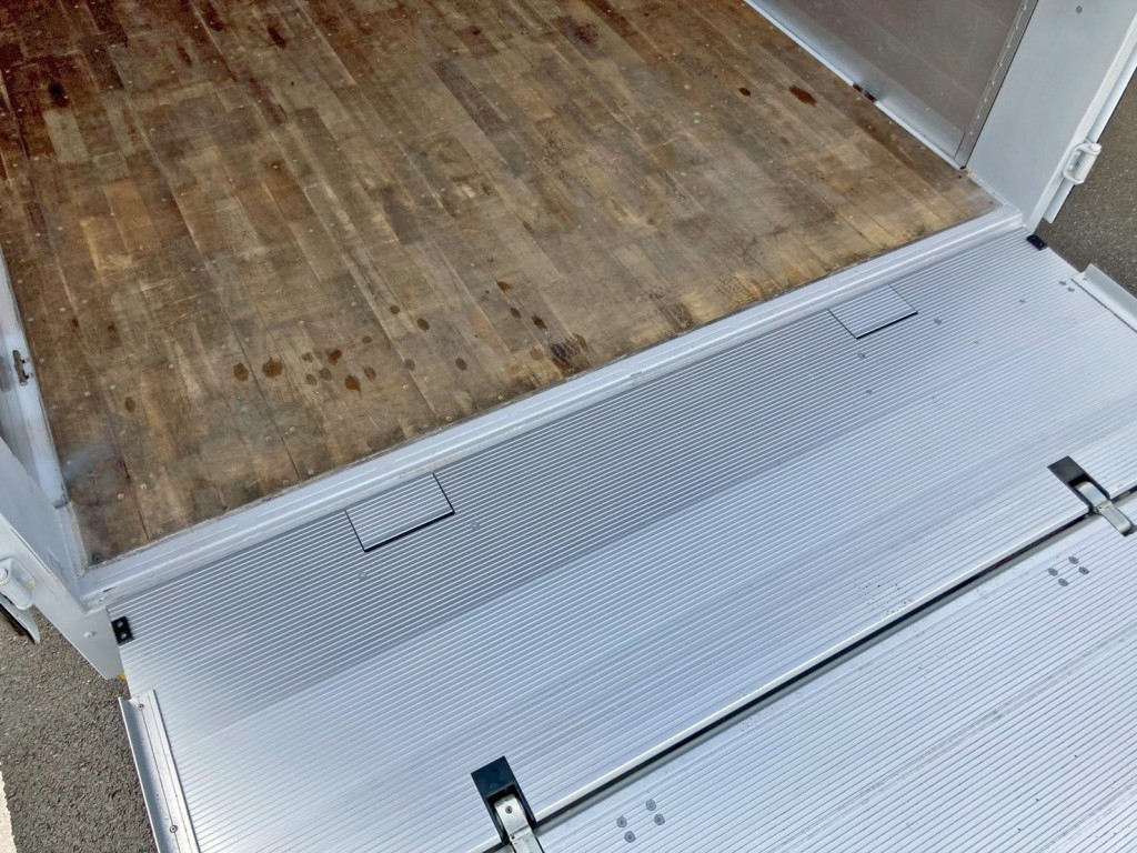 ゲートを上限まで上げた状態です。|UDトラックス 2PG-CG5CAの写真16