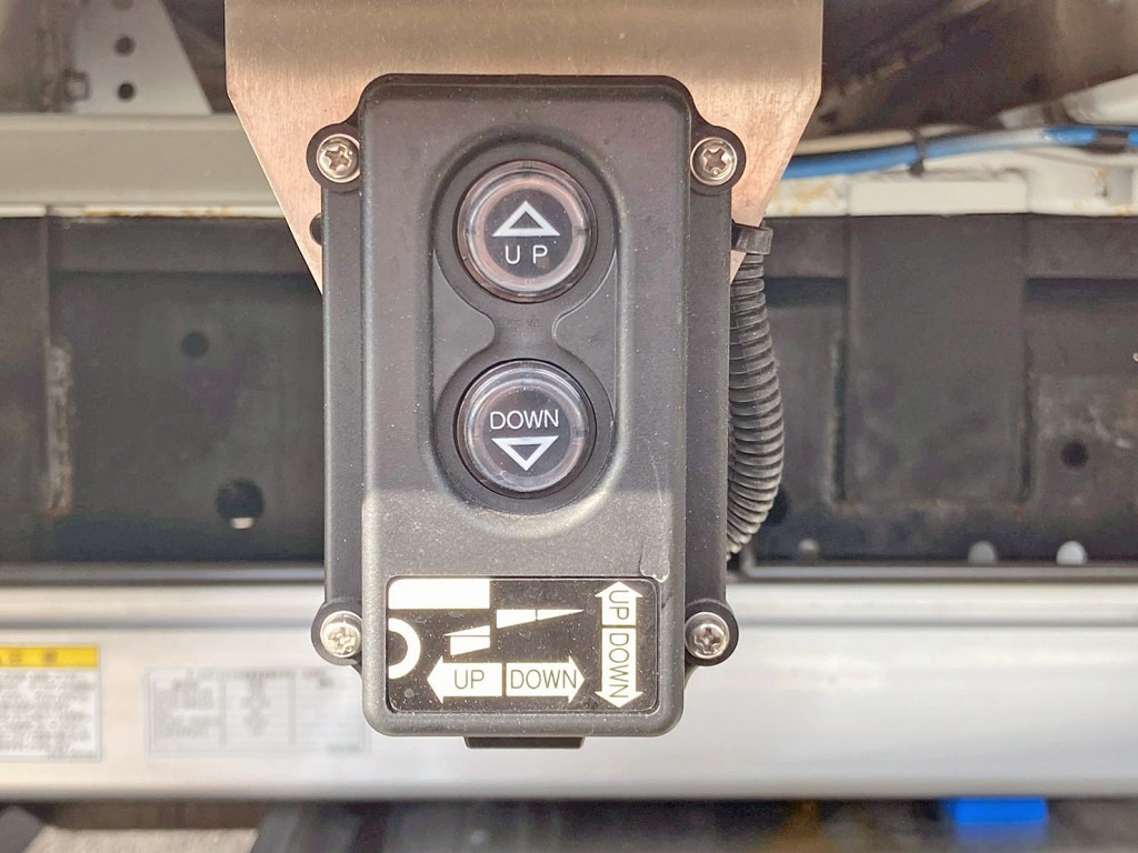 ゲートの昇降スイッチです。|UDトラックス 2PG-CG5CAの写真17