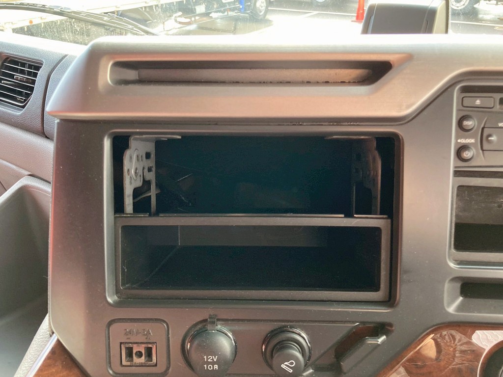コンソールボックスが欠品しています。|UDトラックス 2PG-CG5CAの写真26