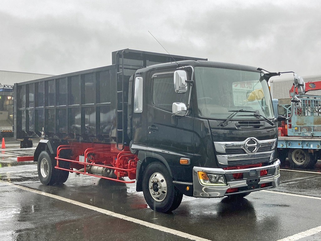 ホイールはアルミ製です。|日野 レンジャー 2KG-FD2ABA(2WD)の写真2