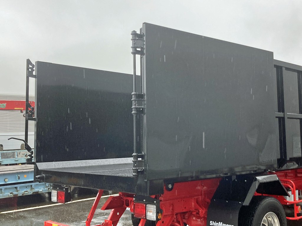 リヤゲートは片開き式です。|日野 レンジャー 2KG-FD2ABA(2WD)の写真18