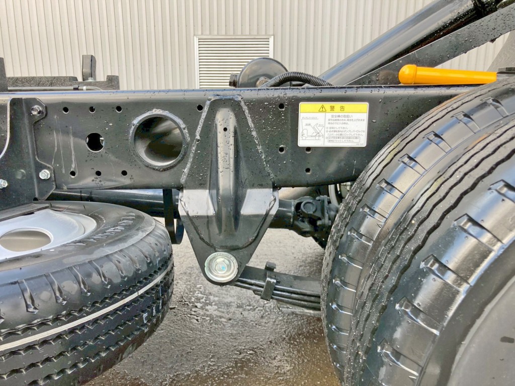 リーフサスです。|三菱 キャンター 2RG-FBA60(2WD)の写真5