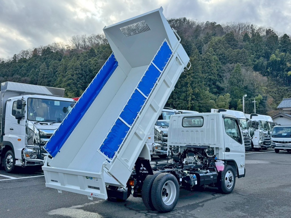 三菱 キャンター 2RG-FBA60(2WD)の写真4