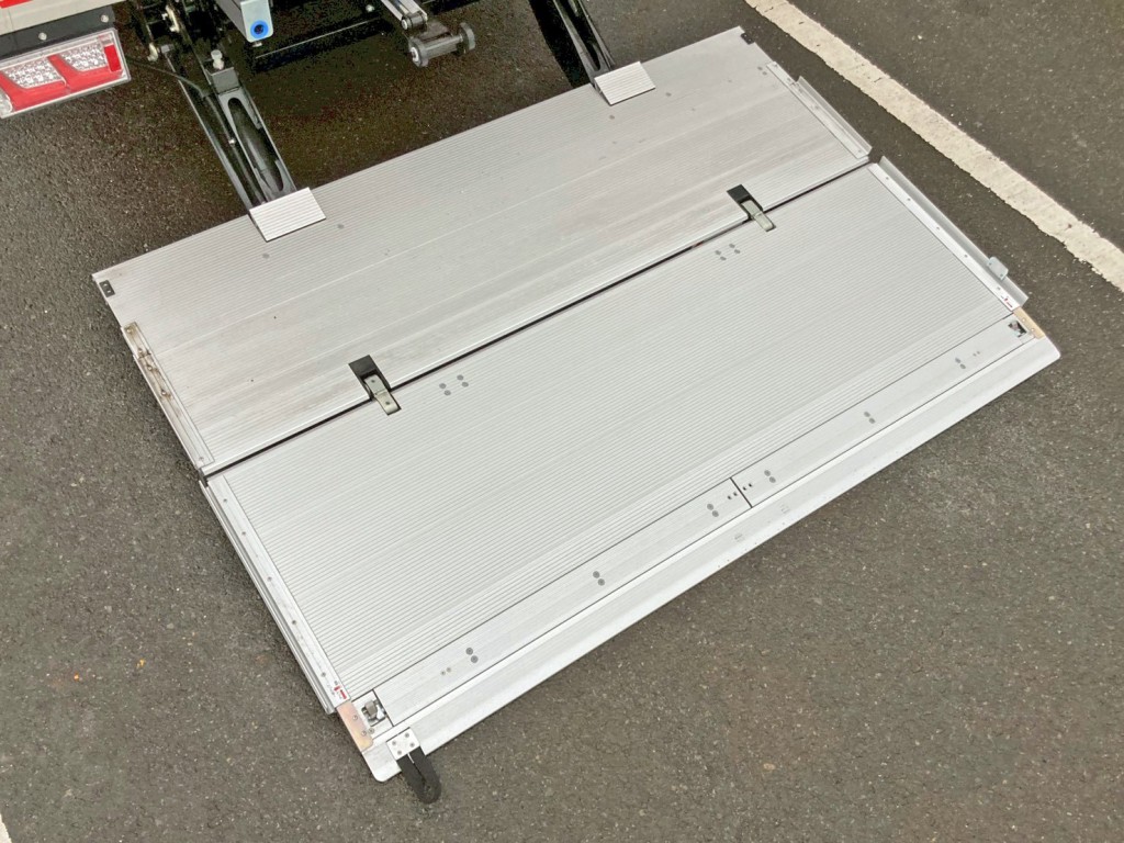 日野 プロフィア 2KG-FW1AHCの写真18