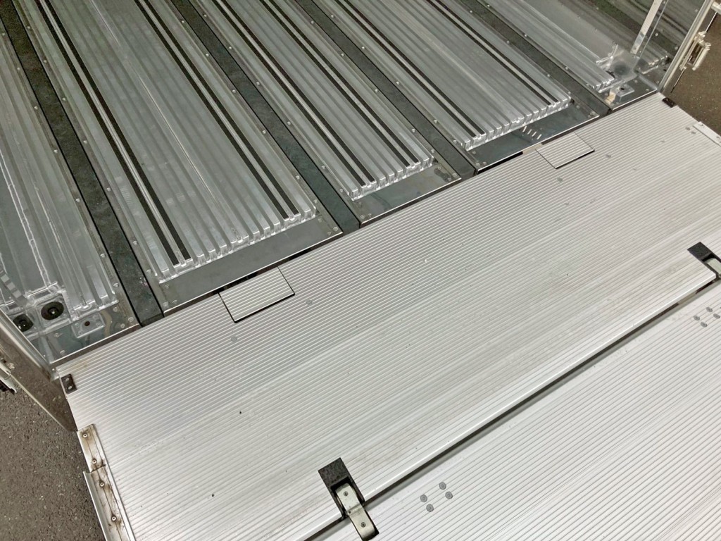 日野 プロフィア 2KG-FW1AHCの写真19