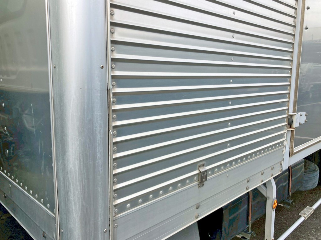 ボディー助手席側下部にキズがあります。|いすゞ フォワード TKG-FRR90S2(2WD)の写真39