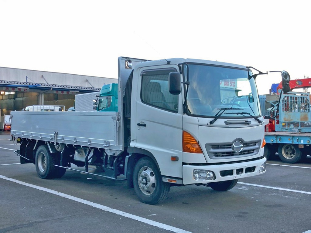 日野 レンジャー ADG-FC7JGWA(2WD)の写真2