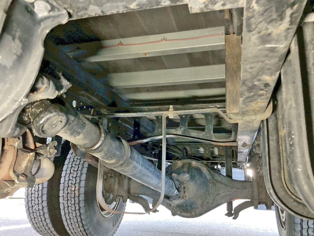 下まわりの状態です。(中央前方)|日野 レンジャー ADG-FC7JGWA(2WD)の写真12