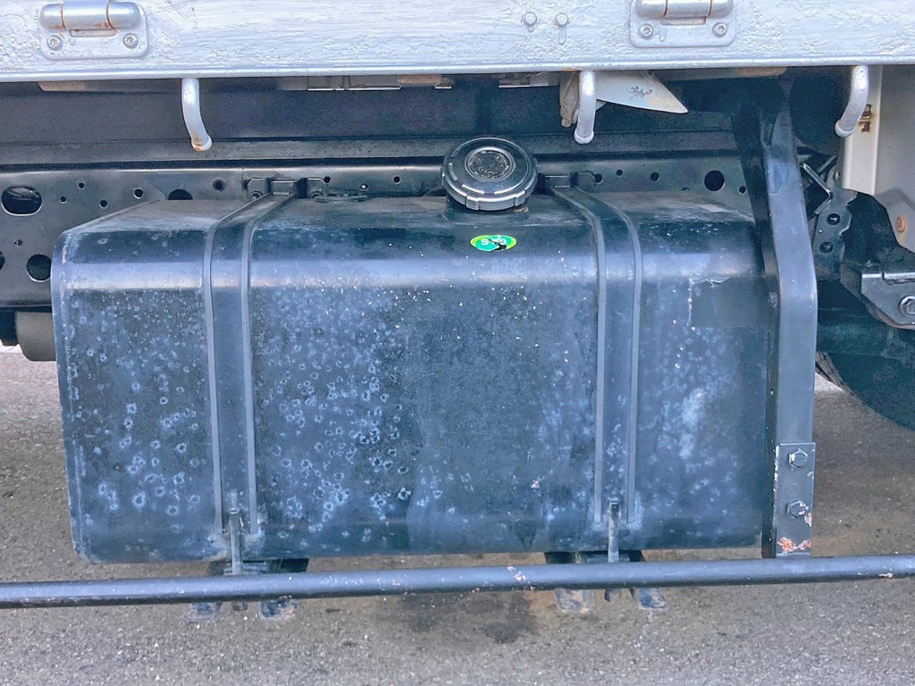 燃料タンクは150Lです。|日野 レンジャー ADG-FC7JGWA(2WD)の写真31