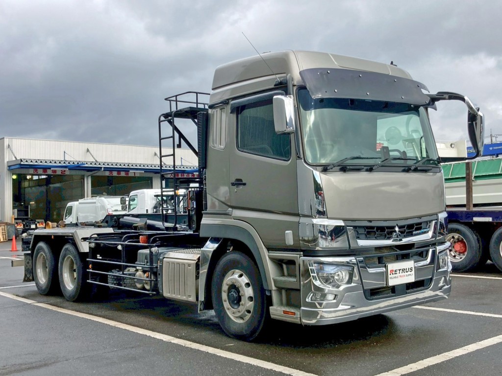 ホイールはアルミ製です。|三菱 スーパーグレート 2KG-FV70HYの写真2