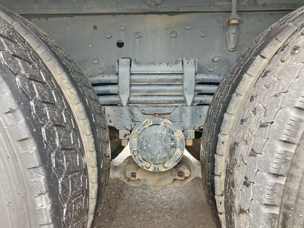 リーフサスです。|三菱 スーパーグレート 2KG-FV70HYの写真5