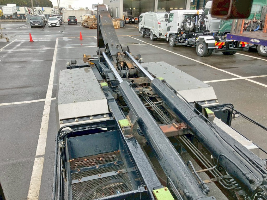 ツインシリンダーです。|三菱 スーパーグレート 2KG-FV70HYの写真11