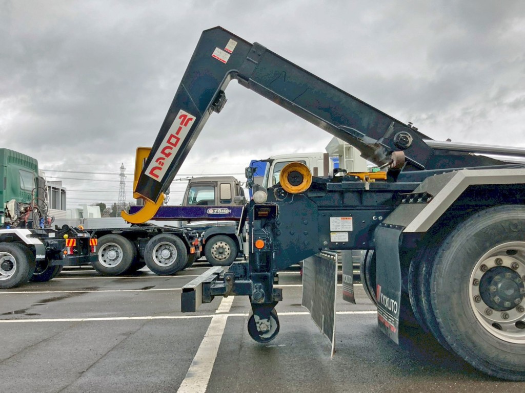 ジャッキは油圧式です。|三菱 スーパーグレート 2KG-FV70HYの写真14