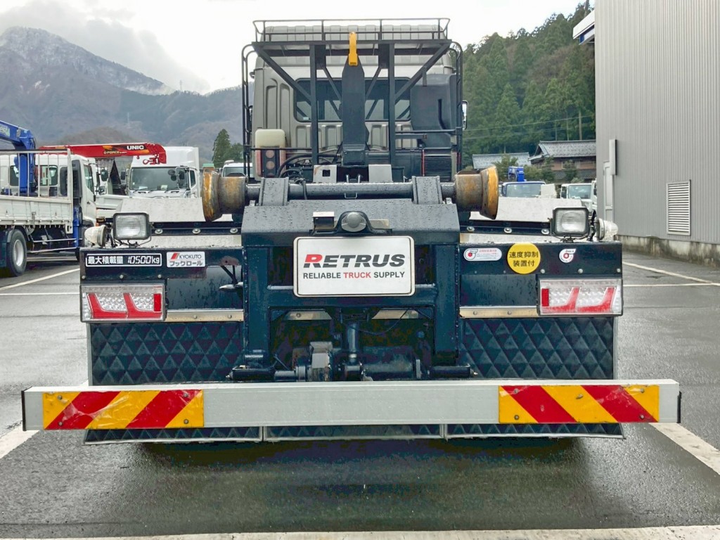 リヤ周りの状態です。|三菱 スーパーグレート 2KG-FV70HYの写真20