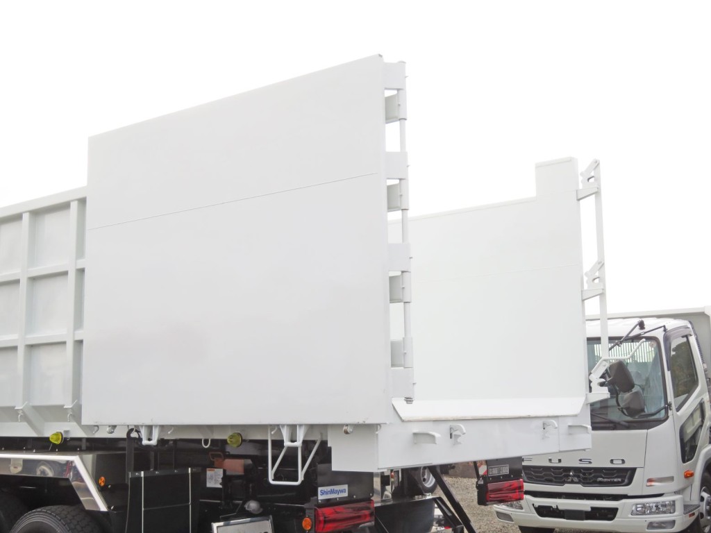 リア扉は片開式です。|三菱 スーパーグレート 2PG-FV80HZの写真11