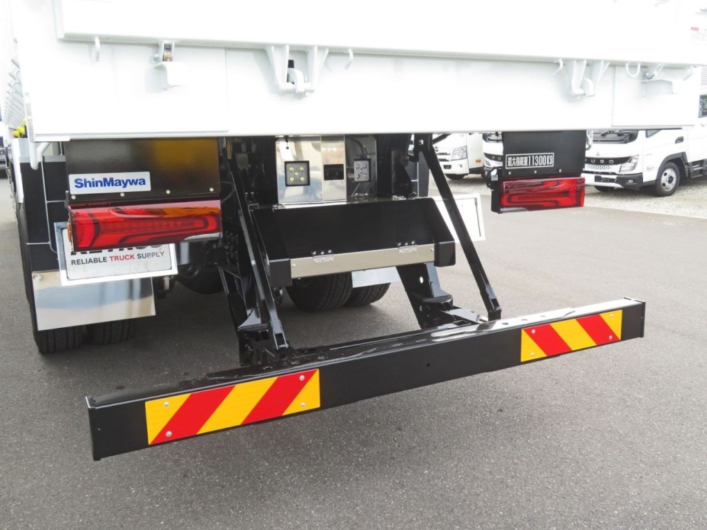 テールランプはLEDテールです。|三菱 スーパーグレート 2PG-FV80HZの写真21