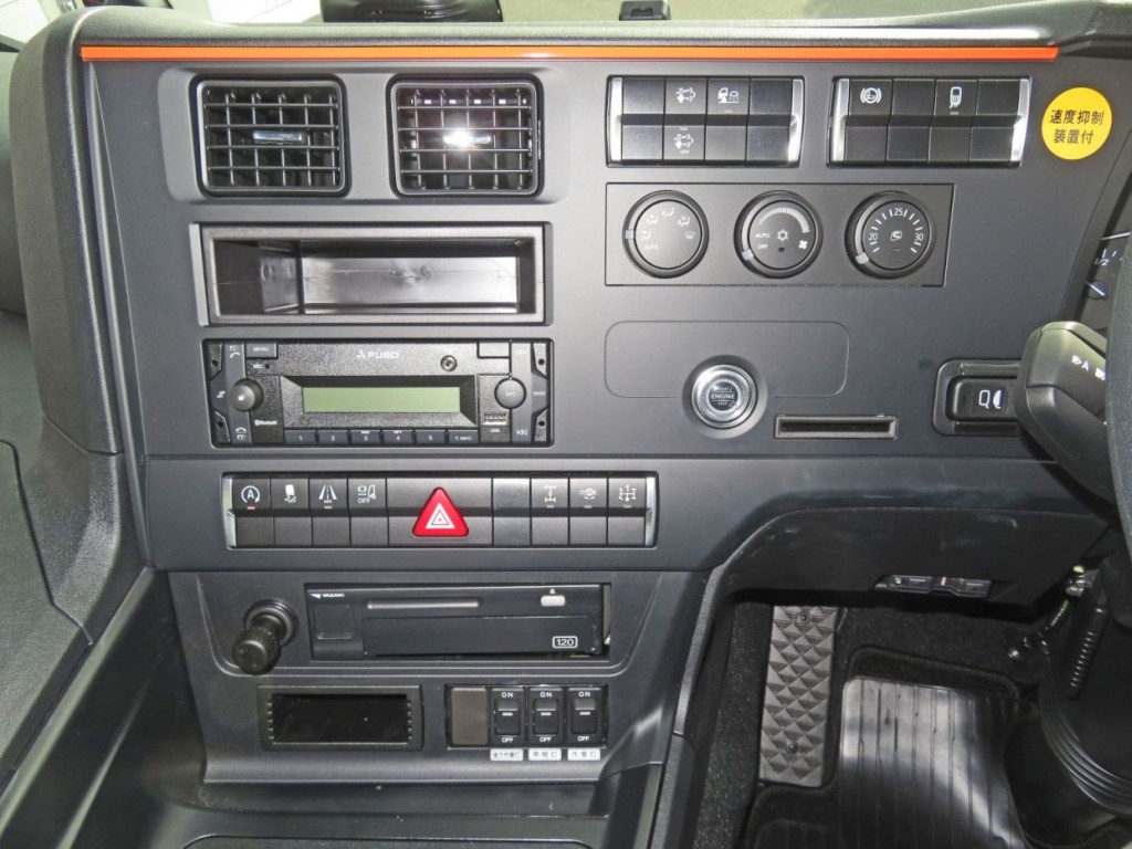 パネル周りの状態です。|三菱 スーパーグレート 2PG-FV80HZの写真26