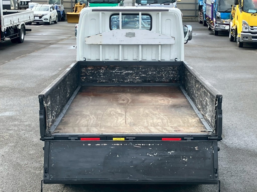 三菱 キャンター TPG-FBA00(2WD)の写真11