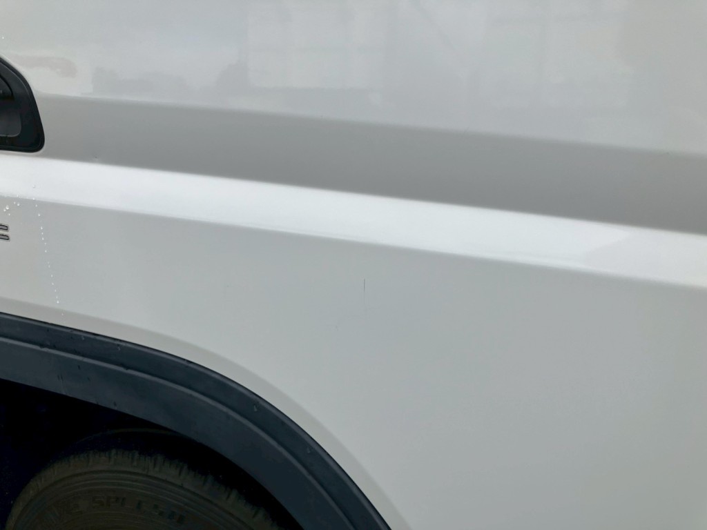 運転席側ドアにキズがあります。|三菱 キャンター TPG-FBA00(2WD)の写真24