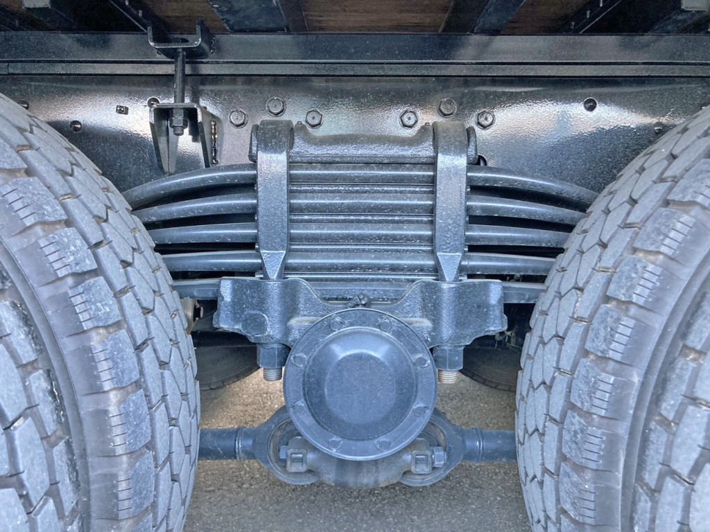 リーフサスです。|三菱 スーパーグレート 2KG-FS70HZの写真5