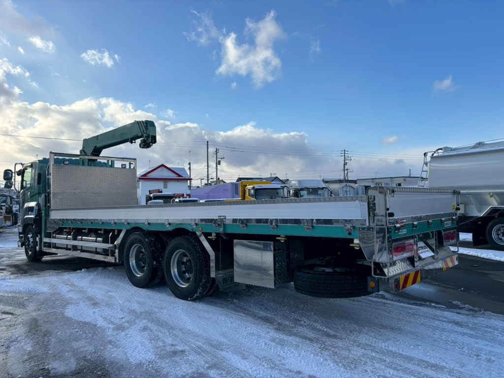 いすゞ ギガ 2PG-CYY77Cの写真3