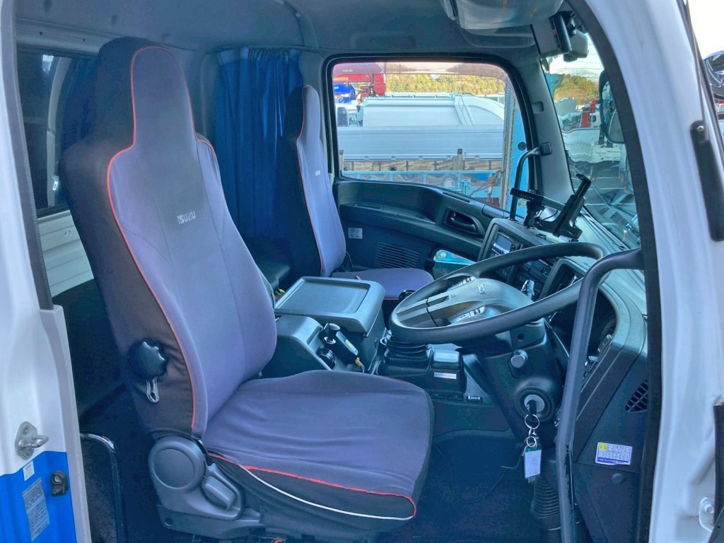 いすゞ ギガ QPG-CYJ77Bの写真7