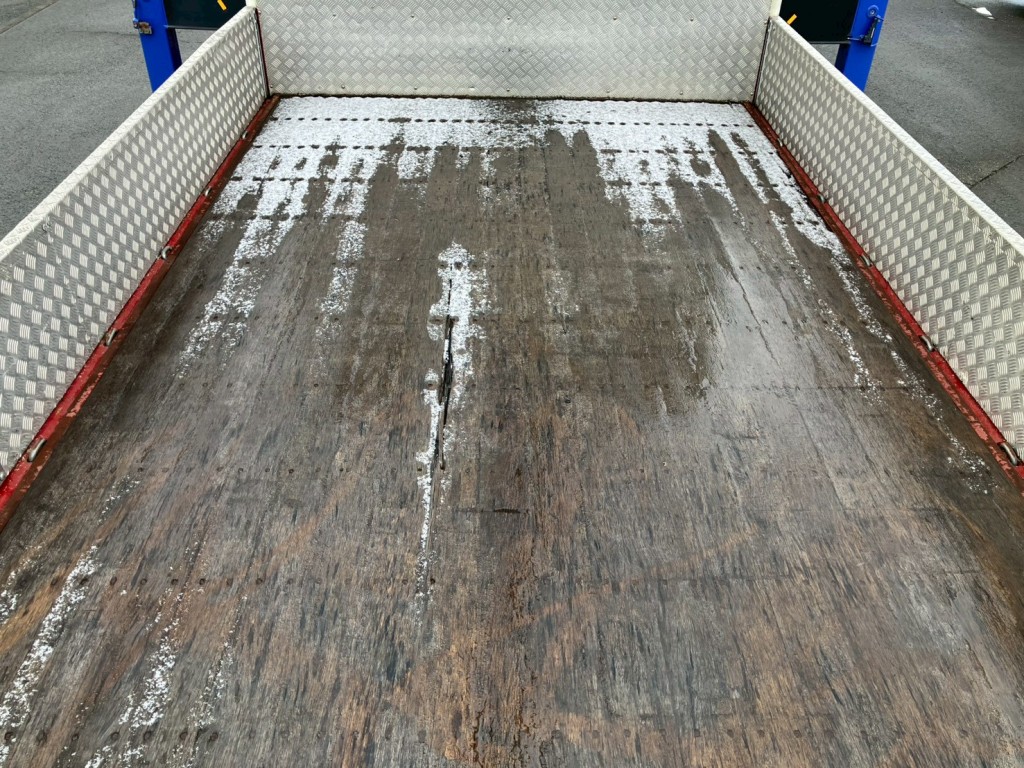 床板に腐食・割れがあります。|日野 プロフィア QPG-FR1EXEGの写真12