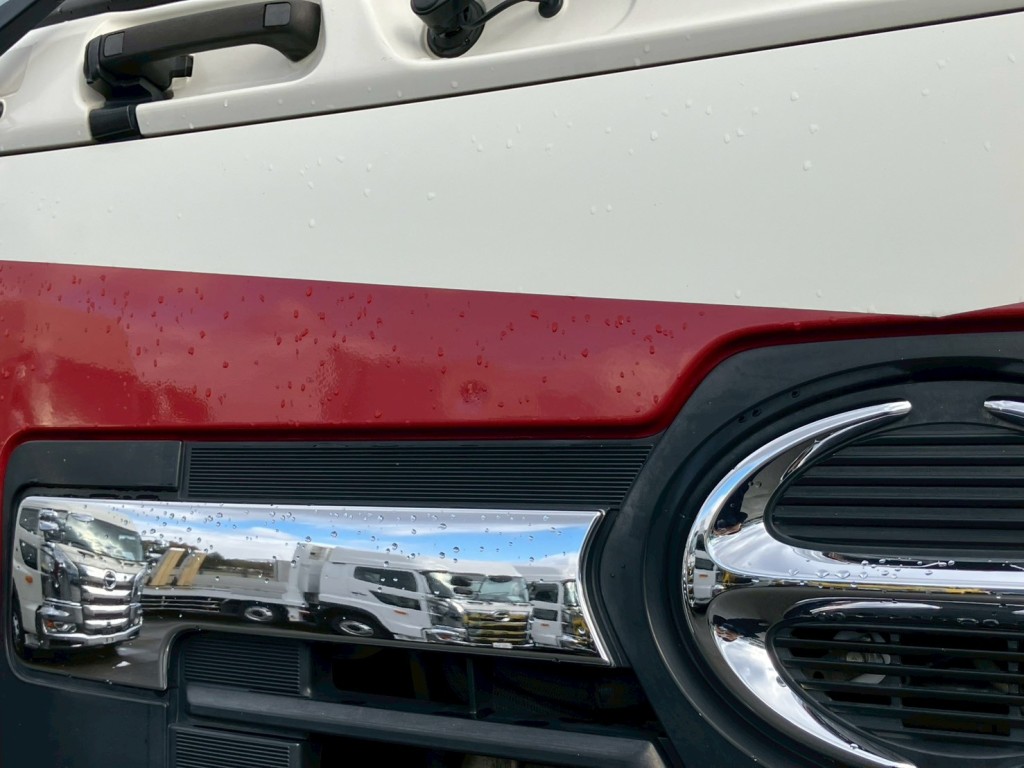 フロントパネルにキズがあります。|日野 プロフィア QPG-FR1EXEGの写真25