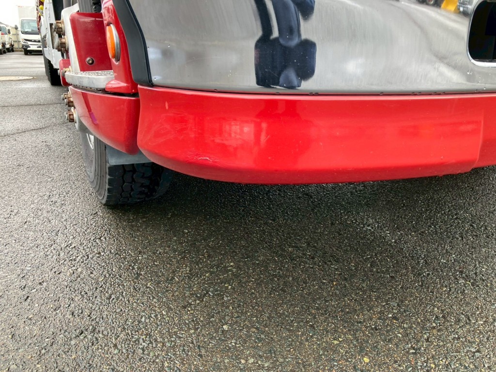 フロントバンパーにキズがあります。|日野 プロフィア QPG-FR1EXEGの写真38