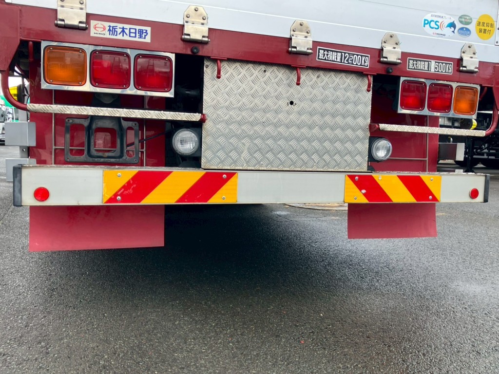 リヤバンパーにキズ・ヘコミがあります。|日野 プロフィア QPG-FR1EXEGの写真49