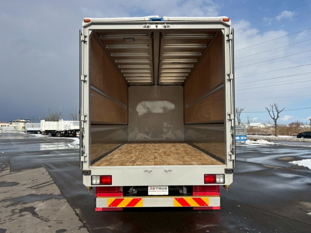 いすゞ フォワード 2RG-FRR90T2(2WD)の写真10