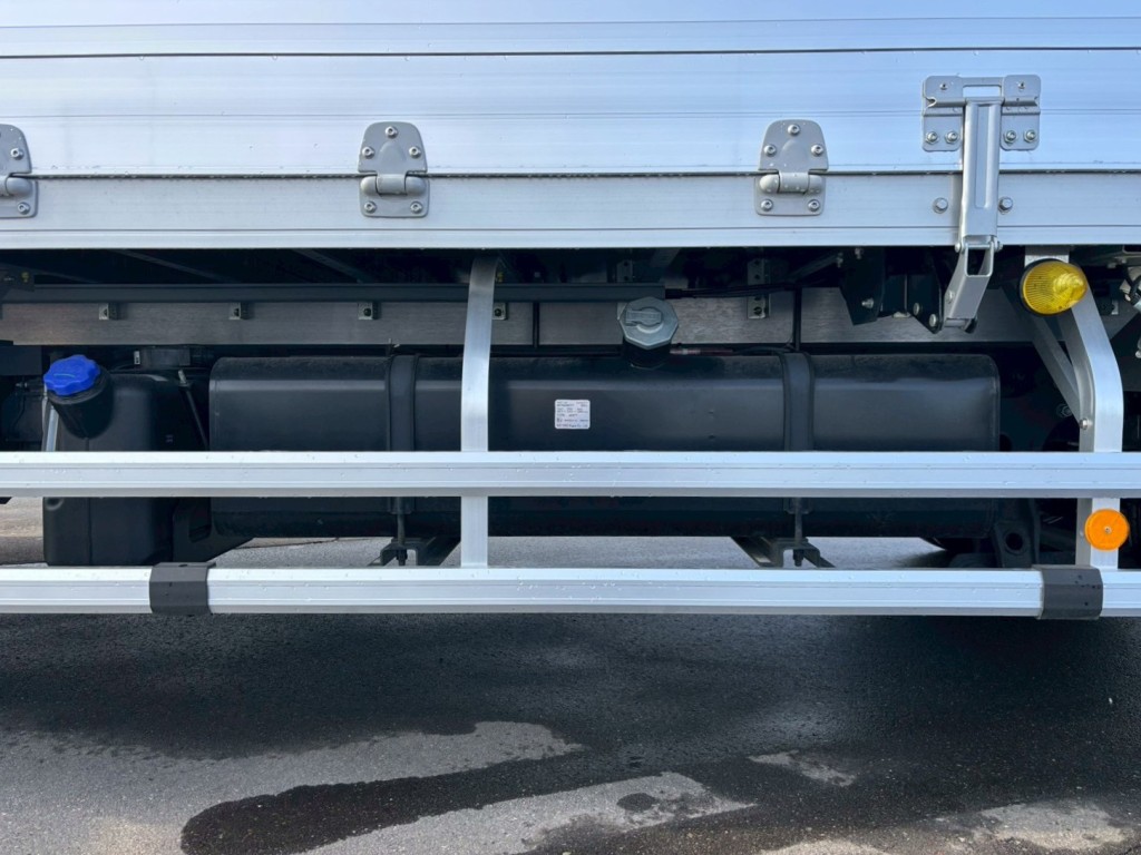 燃料タンクは200Lです。|いすゞ フォワード 2RG-FRR90T2(2WD)の写真16