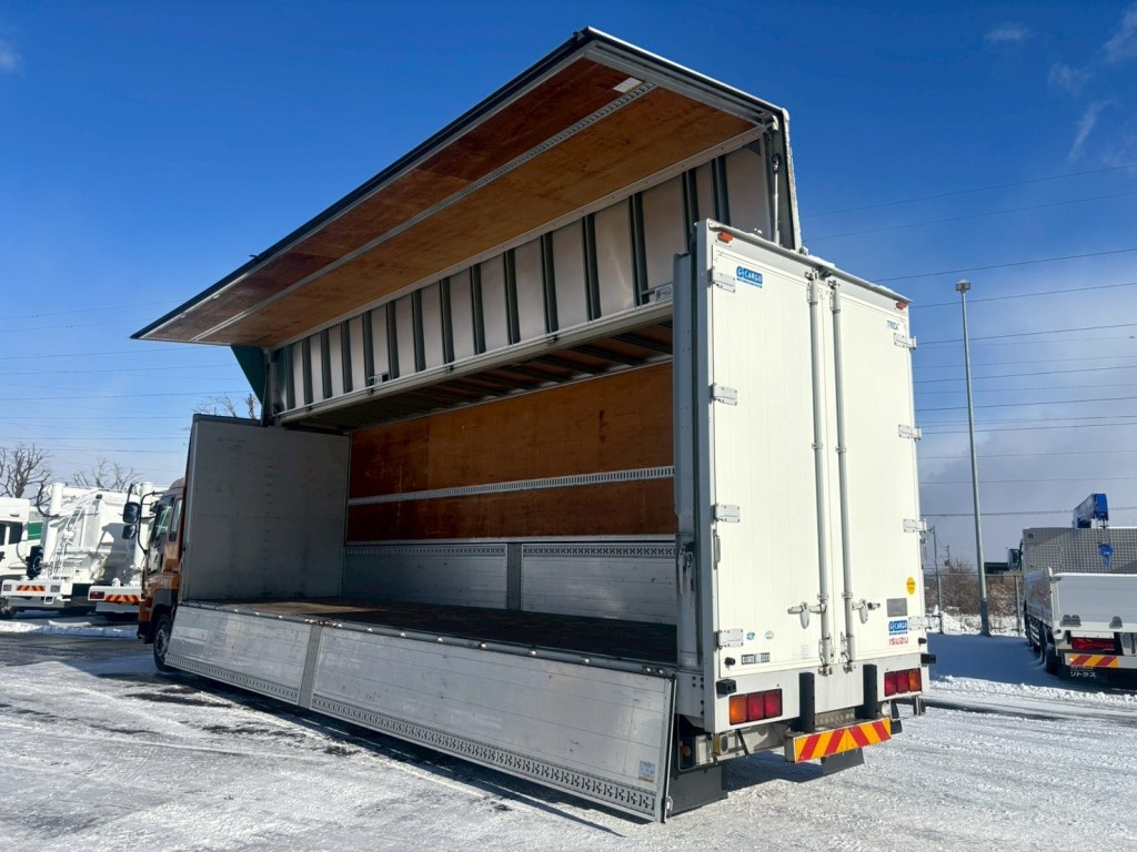 いすゞ ギガ LKG-CYJ77Aの写真3