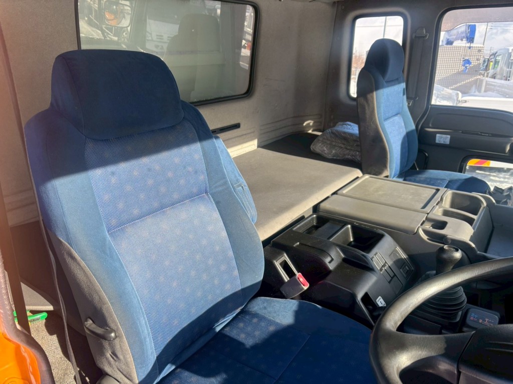 いすゞ ギガ LKG-CYJ77Aの写真8