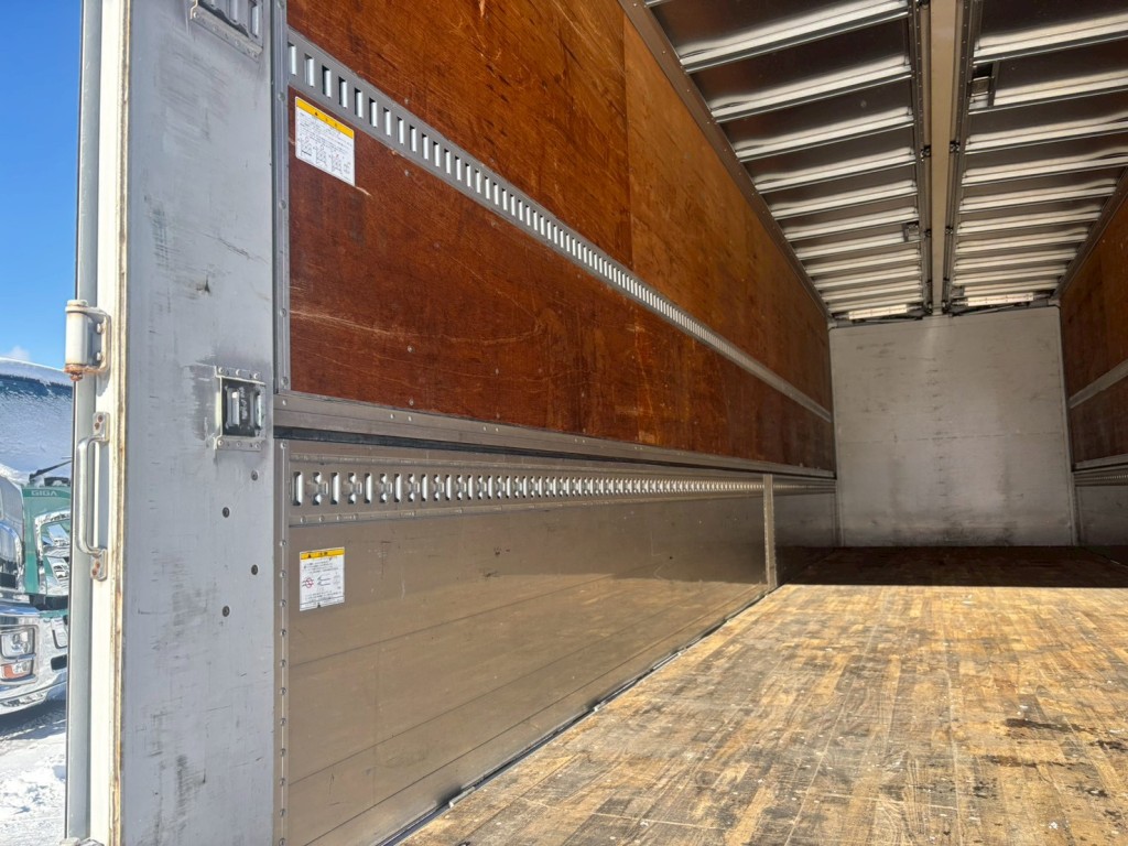 いすゞ ギガ LKG-CYJ77Aの写真15