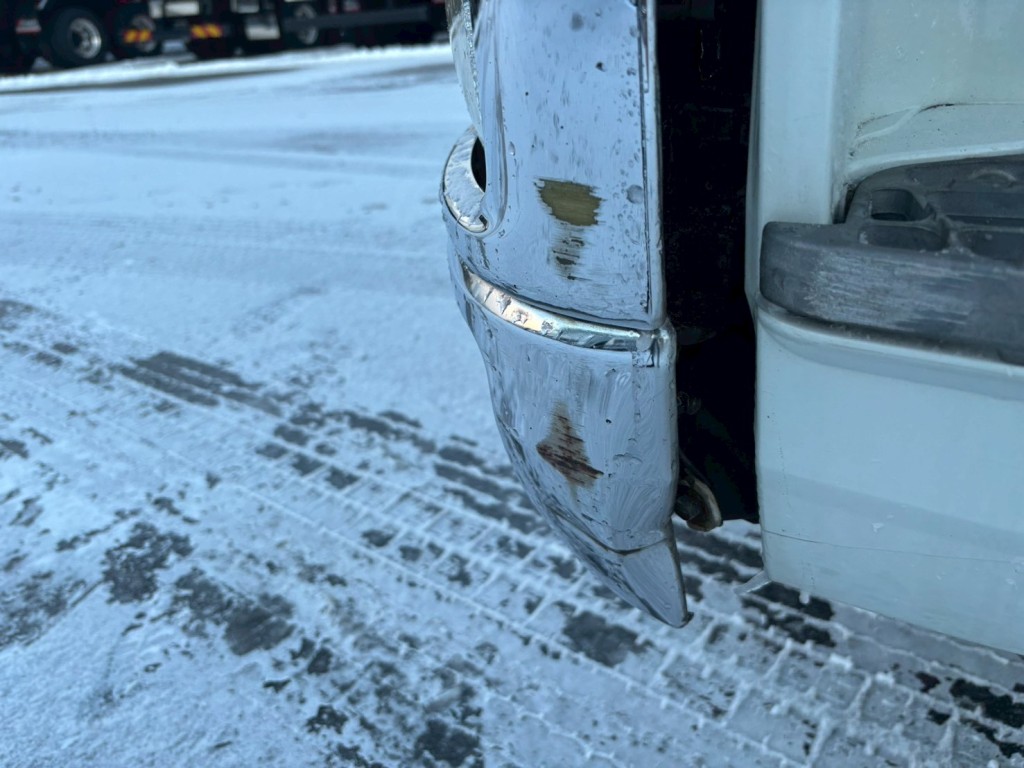 助手席側フロントバンパーに擦り傷あります。|三菱 ファイター PDG-FK61F(2WD)の写真25