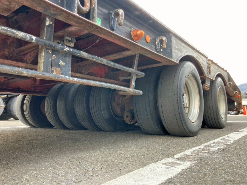 16輪です。|トレールモービル  PLR429ABの写真16