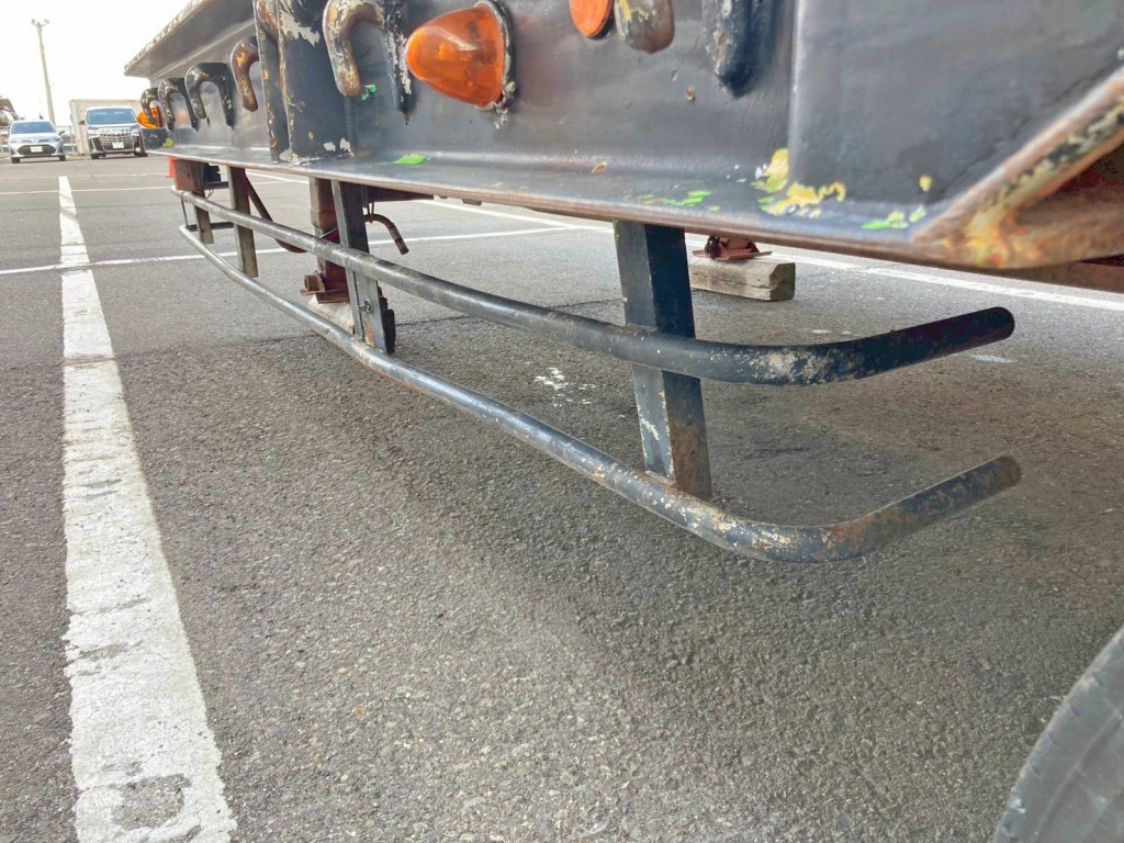 助手席側サイドバンパーに曲がりがあります。(後方)|トレールモービル  PLR429ABの写真27