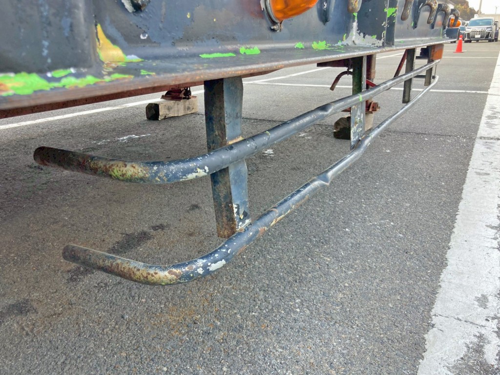 運転席側サイドバンパーに曲がりがあります。(後方)|トレールモービル  PLR429ABの写真29