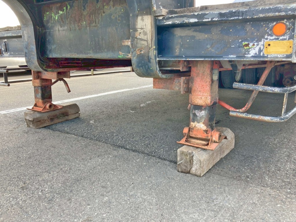 脚は手動式です。|トレールモービル  PLR429ABの写真33