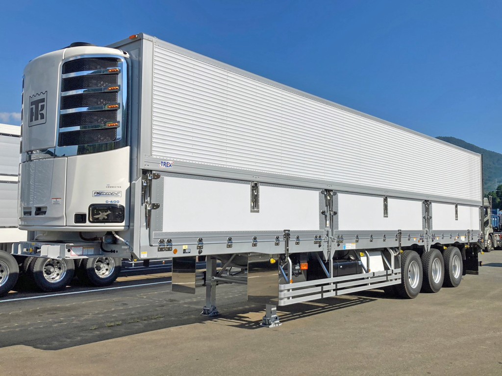 蝶番・キャッチ・セイコーラック・泥除けステーはステンレス製です。|トレクス  PFB34118の写真1