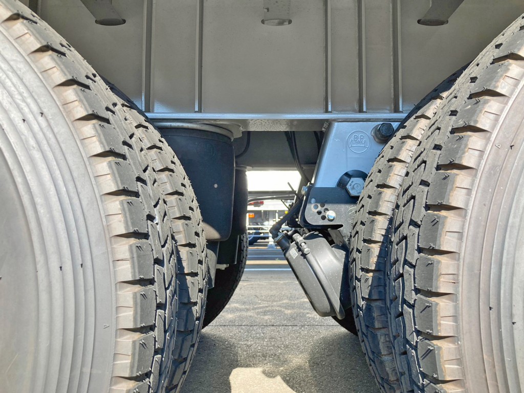 エアサスです。|トレクス  PFB34118の写真5