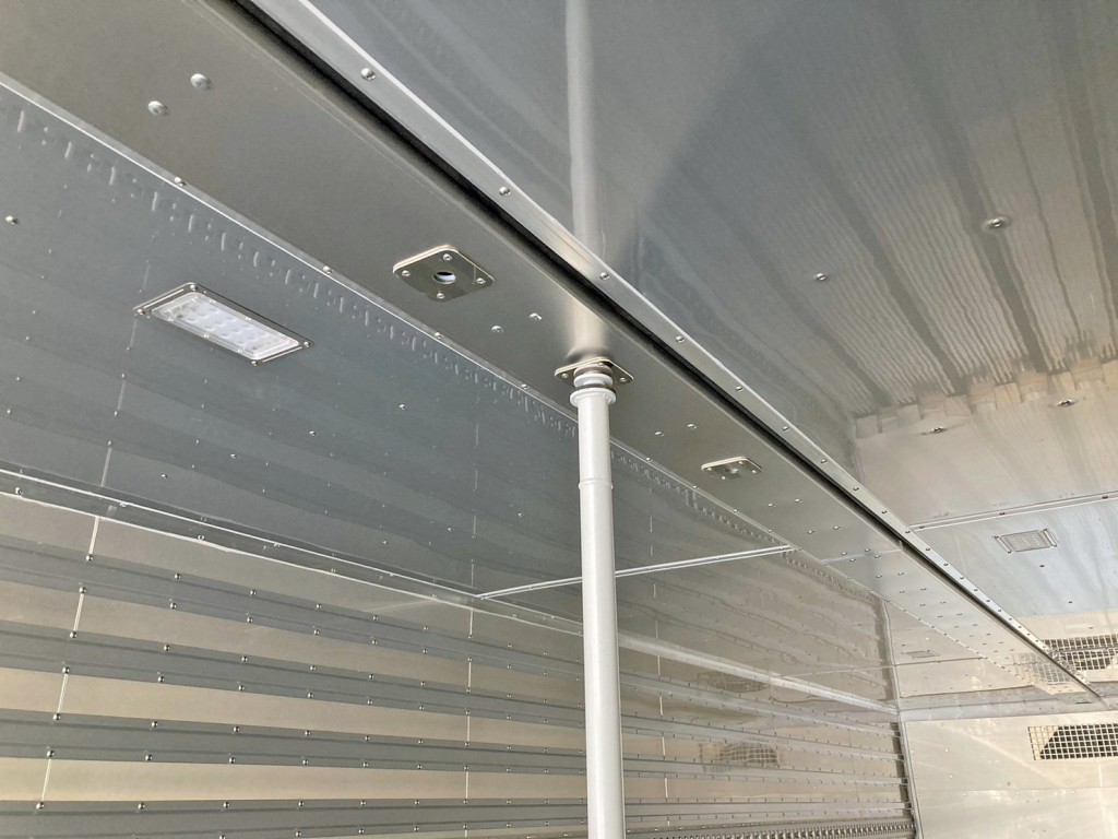 ボディー中央につっかえ棒が付いています。|トレクス  PFB34118の写真12