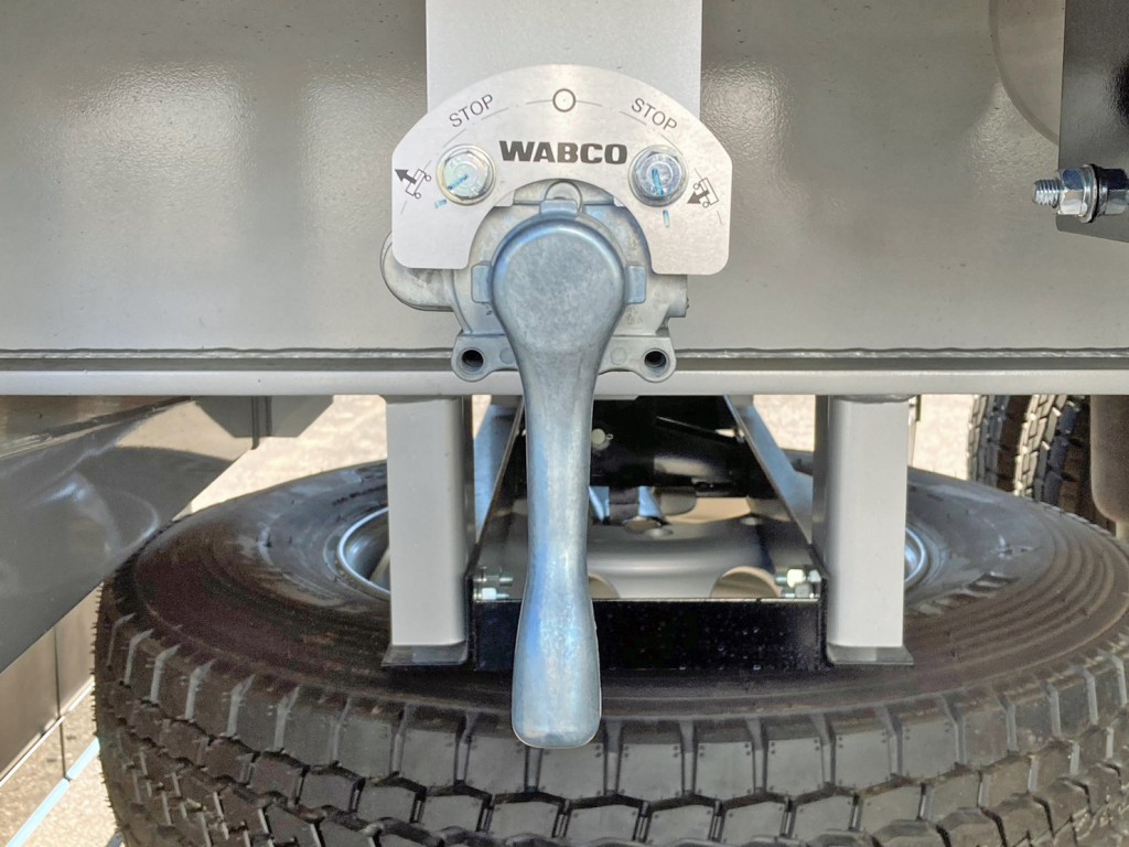 エアサスの昇降レバーです。|トレクス  PFB34118の写真17