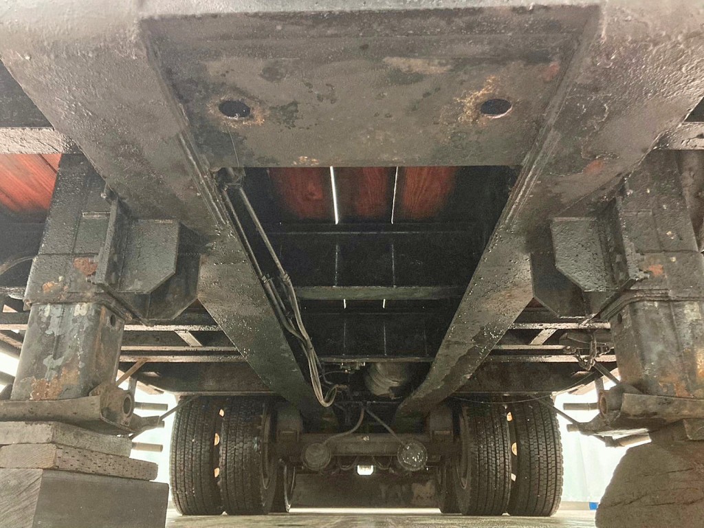 下回りの状態です。(中央前方)|東急 TL201-102の写真9