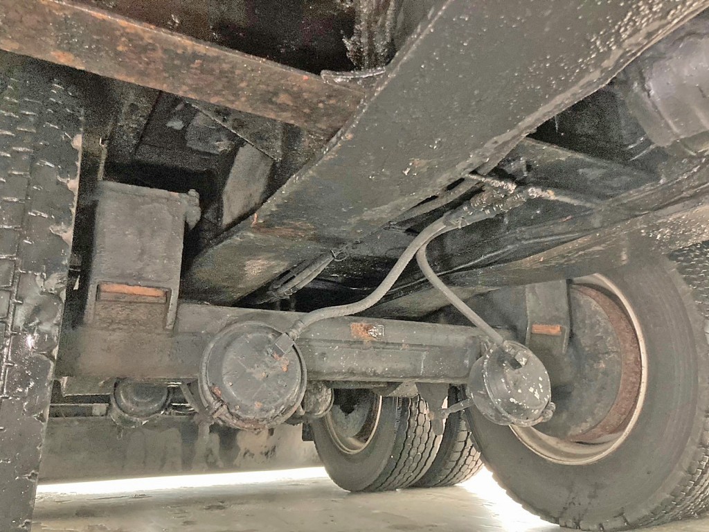 下回りの状態です。(中央後方)|東急  TL201-102の写真10