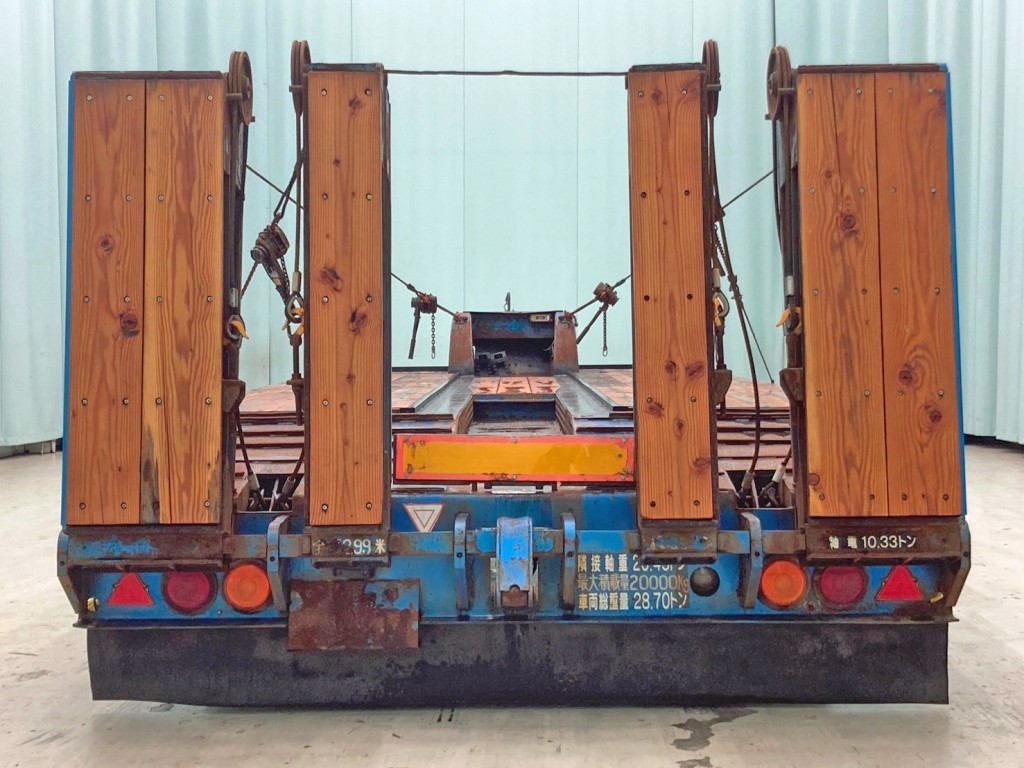 リヤ周りの状態です。(歩みは自然降下します)|東急 TL201-102の写真18