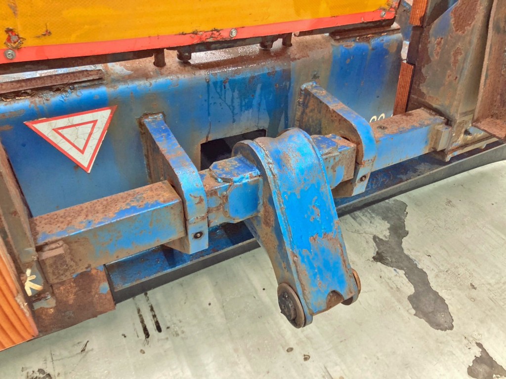 歩み中央シリンダーカバーにヘコミがあります。|東急 TL201-102の写真19